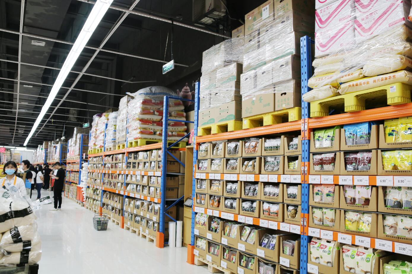 加速完成转型 一件也能享受批发价:永辉超市合肥首家民生仓储店正式