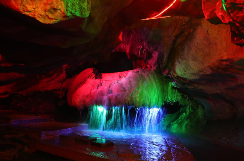 华阳洞内景(高斌 摄)