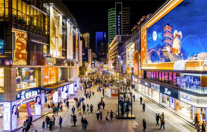 4 淮河路步行街夜景.jpg