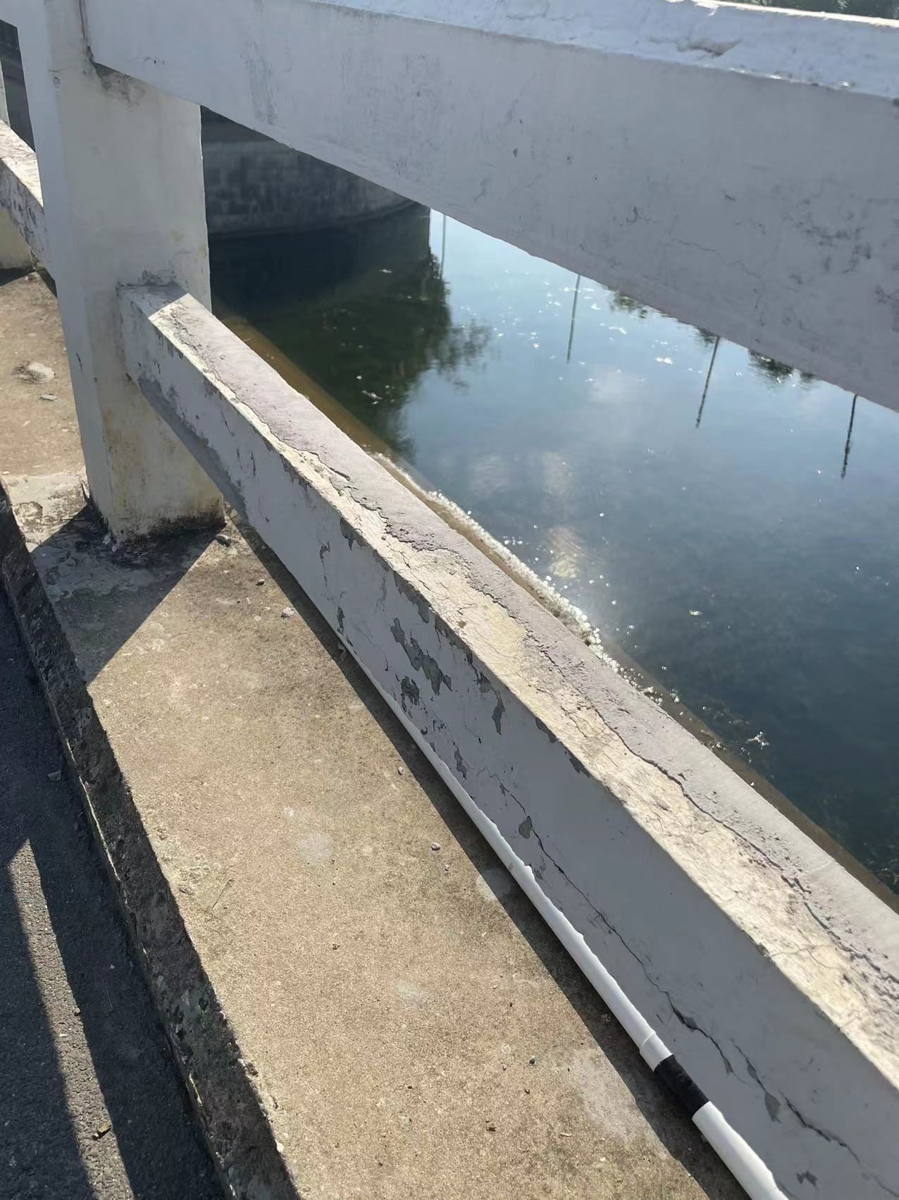 水泥修复破损位置.jpg