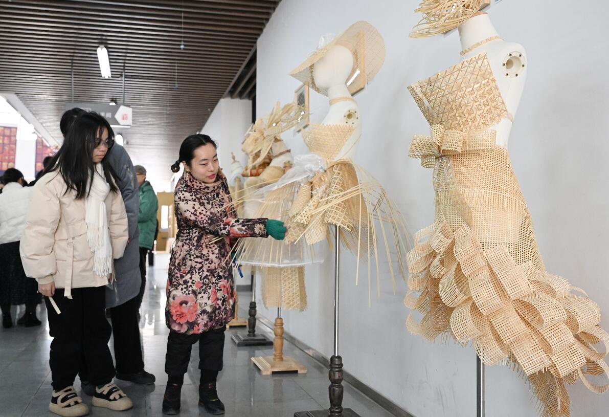 1703645120353003281.jpg 3.jpg