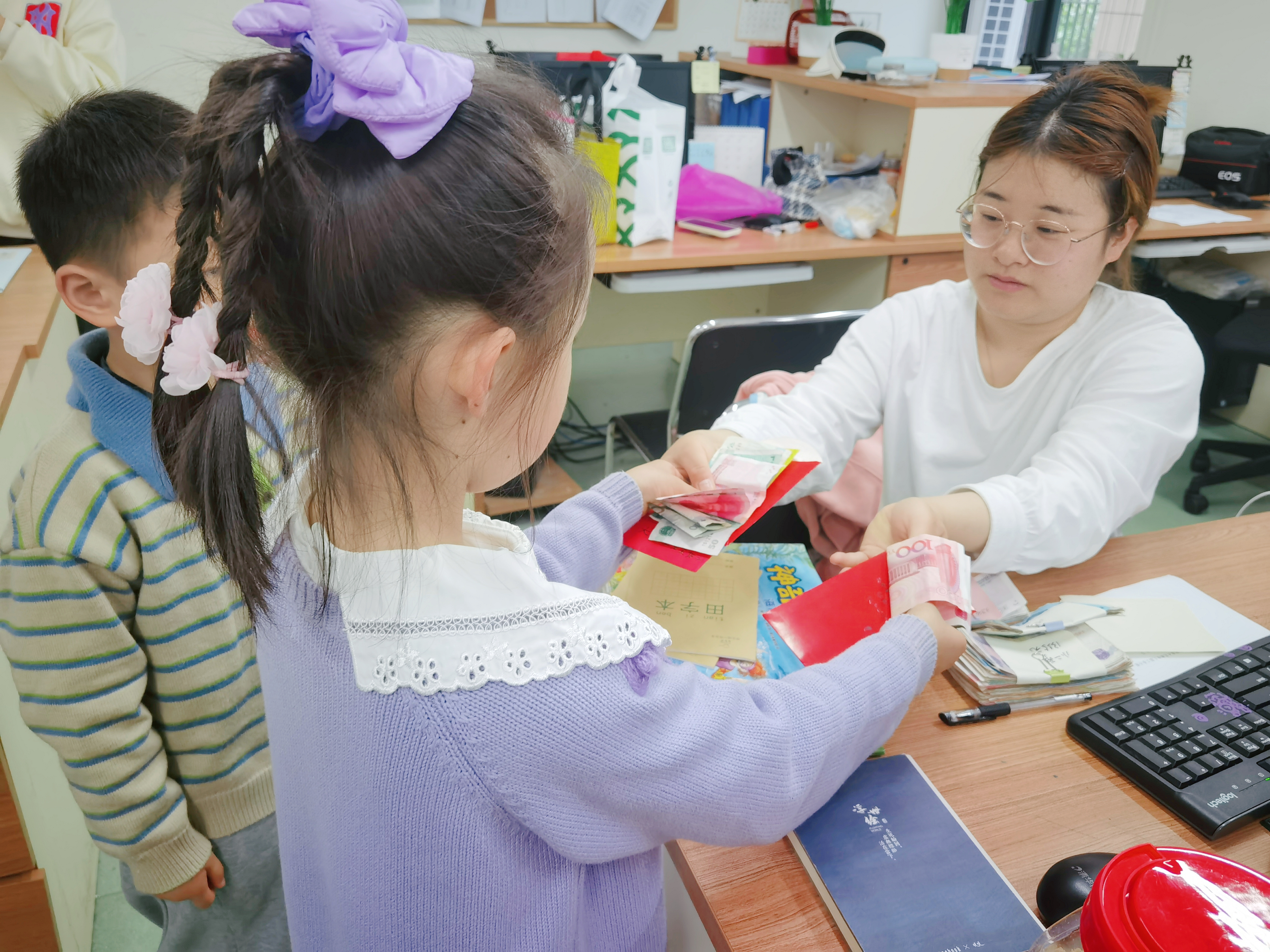 合肥滨水花都幼儿园为天佑组织爱心募捐.jpg